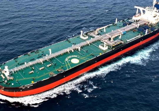 World's first methanol dual-fuel VLCC delivered in Dalian